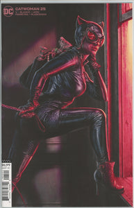 Catwoman #25 (2018) - 9.6-9.8 NM/MT *Lee Bermejo Variant Cover*